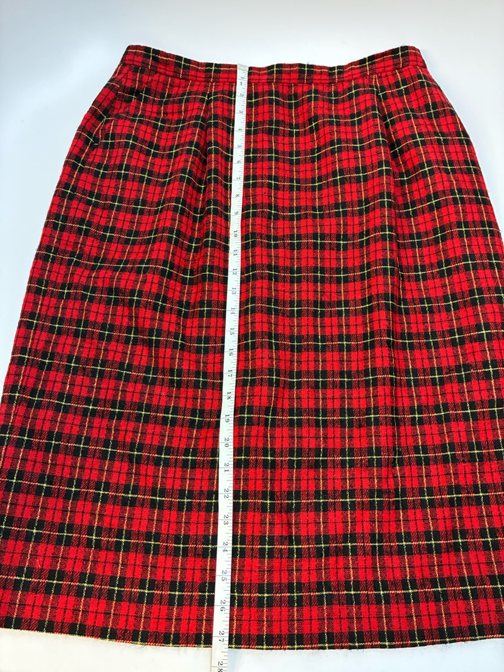 Vintage Pendleton Red Tartan Plaid Skirt, 100% Virgin Wool, Size 16 Knee Length - Picture 7 of 16
